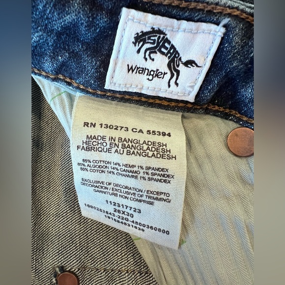 Wrangler Retro High Rise Trumpet Flare Jeans 26x30 Coastal Cowgirl Boho Western - Picture 8 of 12